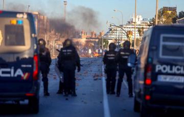 Barricada en la huelga del metal en Cádiz a 16 de noviembre del 2021 en Cádiz.