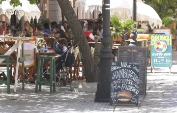 Servicios lidera la bajada del paro en sectores en la comunidad autónoma andaluza. 