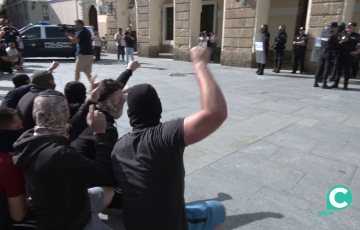 Manifestantes en Plaza de San Juan de Dios.