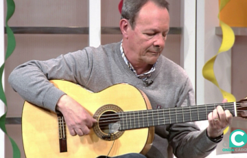 Guimerá durante toda su trayectoria laboral, ha ejercido de profesor de guitarra clásica
