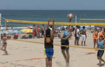 Los provinciales de voley playa copan la playa Victoria en su primer fin de semana de competición