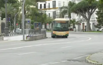 La Zancada denuncia la situación actual de la flota de autobuses en Cádiz. 