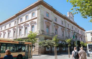 Edificio del palacio provincial en la capital gaditana