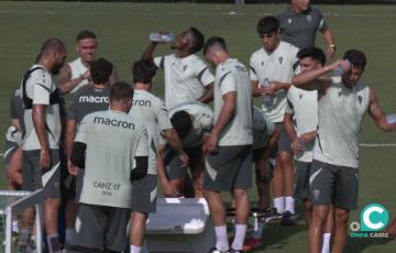 David Gil ha sido el único ausente de los jugadores con contrato en vigor 