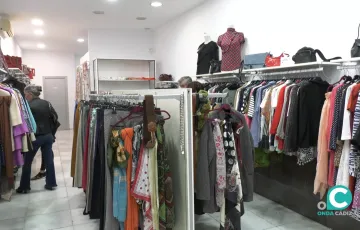 Imagen de la tienda solidaria de Madre Coraje situada en calle Rosario, 17. 