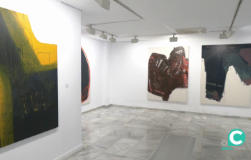 Las obras de la artista emeritense transcurre desde la abstracción a la expresividad de las formas