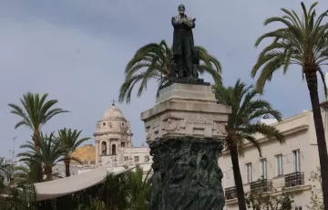 Monumento de Moret en la Plaza de San Juan de Dios 