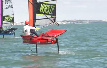 Una oportunidad de volar sobre la Bahía para expertos y principiantes.