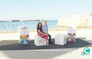 Chris Brancato recibe en Cádiz el Premio Internacional de Honor 2025 en la Caleta. 