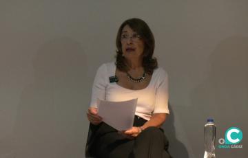 La catedrática de Arqueología de la Universidad de Sevilla, Mercedes Oria, en una conferencia sobre la Mujer en Gades. 