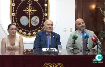 El presidente del Consejo, Juan Carlos Jurado, junto a Pablo Manuel Durio e Isabel Sola. 