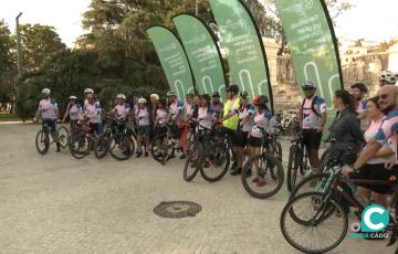 La Plaza de España acoge el arranque de la III Cádiz Bike contra el Cáncer.