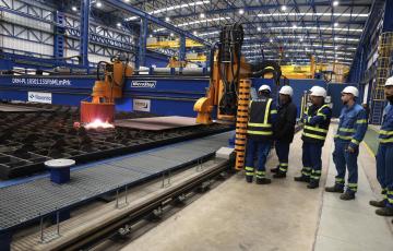 Corte de chapa en la factoría de San Fernando en diciembre de 2024