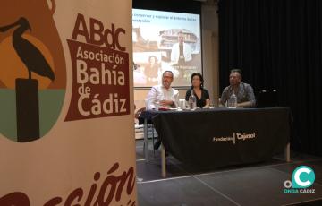 Mesa redonda celebrada en la Fundación Cajasol de Cádiz dentro de las VIII Jornadas Enclave Bahía.  Mesa redonda celebrada en la Fundación Cajasol de Cádiz dentro de las VIII Jornadas Enclave Bahía.