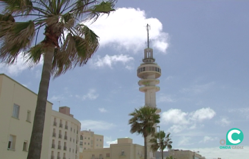 La emblemática torre de comunicaciones de la capital gaditana