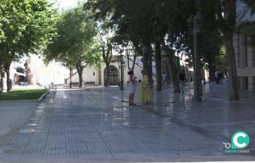 La Plaza de España, uno de los espacios urbanos peatonalizados de la capital gaditana La Plaza de España, uno de los espacios urbanos peatonalizados de la capital gaditana