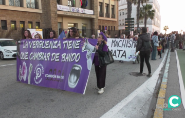 Marcha por la fecha revindicativa en la capital gaditana