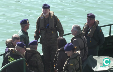 El Jefe del Estado embarcado durante el ejercicio efectuado en aguas gaditanas