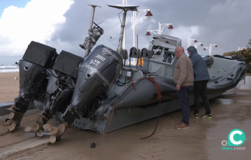 Imagen de la neumática retirada la pasada semana de la playa gaditana.