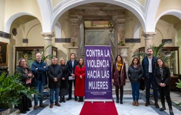 Minuto de silencio en el Ayuntamiento mantenido este miércoles. 