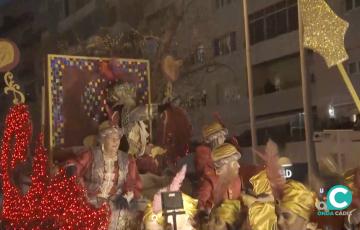 Imagen de la Cabalgata de los Reyes Magos de Cádiz 2025. 