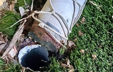 Detalle de la rotura en la portería que originó el suceso