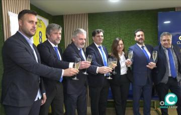 El Consejo de Administración brinda tras la celebración de la Junta General de Accionistas 