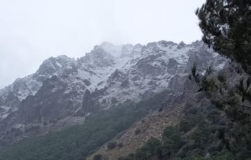 Imagen de alguna las cotas mas sobresalientes de la provincia con un retrato clásicamente invernal