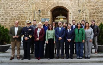 La consejera de Fomento, Articulación del Territorio y Vivienda, Rocío Díaz, durante su visita al Ayuntamiento roteño