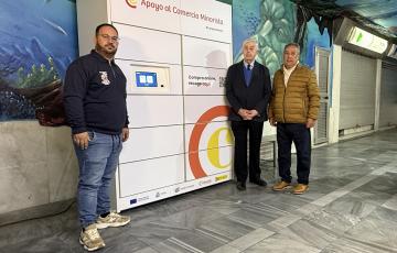 Representantes de la Camara de Comercio y Mercados promocionan el nuevo servicio
