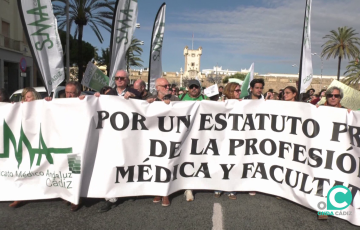 La manifestación transcurrió por la capital gaditana en la jornada de este jueves 