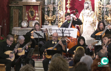 Un momento de la actuación en el templo gaditano