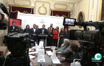 Alcalde y concejales durante la rueda de prensa de este martes