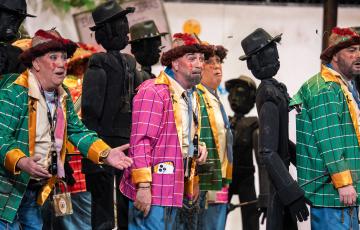 Chirigota Piensa mal y acertarás