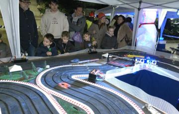La plaza de Candelaria se convierte en centro de ocio navideño para los más pequeños.