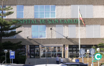 Fachada del Hospital San Carlos. 