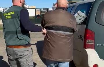 La Guardia Civil ha detenido al hombre de 60 años de edad como presunto autor de un delito de violencia de género. 