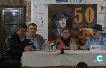 Mesa redonda en la Peña Paco Alba.