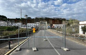 El puente de San Miguel cerrado al tráfico