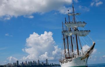 El navio de la armada afrontará un nuevo crucero de instrucción