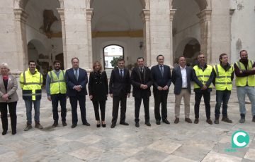 Un momento del encuentro en el interior del histórico edificio