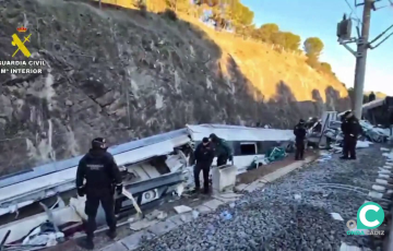 Agentes en el lugar del siniestro