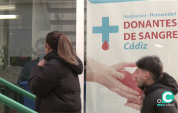 Dos donantes auden al punto de extracción de la capital gaditana