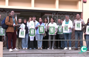 Momento de la lectura del manifiesto durante el acto