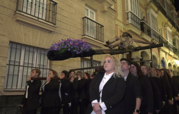 Santísimo Cristo de las Aguas de Cádiz durante su Via Crucis en la Cuaresma de 2024