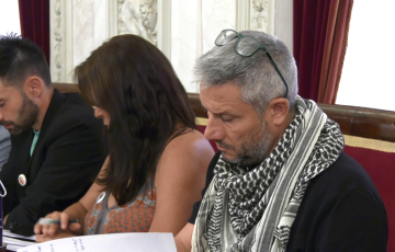 El concejal de AIG, Carlos Parada, durante un pleno muncipal en una imagen de archivo