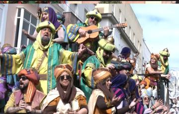 La fiesta local ha traído un buen ambiente a las calles, más tranquilas que los dos primeros días del Carnaval