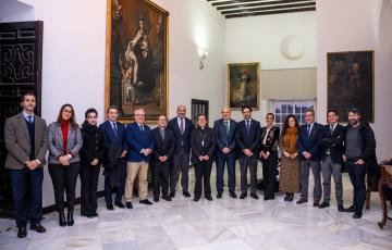 Recepción al pregonero de la Semana Santa de Cádiz 2026 en la sede del Obispado.