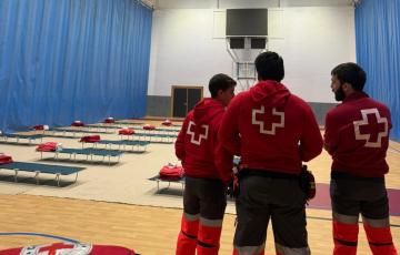 La organización ha distribuido cerca de 200 camas en distintos puntos de las localidades afectadas