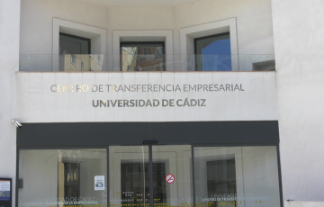 Fachada del Centro de Transferencia Empresarial El Olivillo